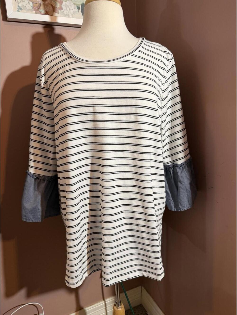 Lane Bryant Tunic Pullover Womens 18/20 Black & White Striped Ruffle 3/4 Sleeve